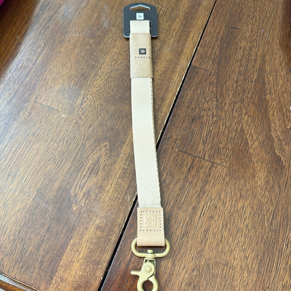 Thread wallet lanyard